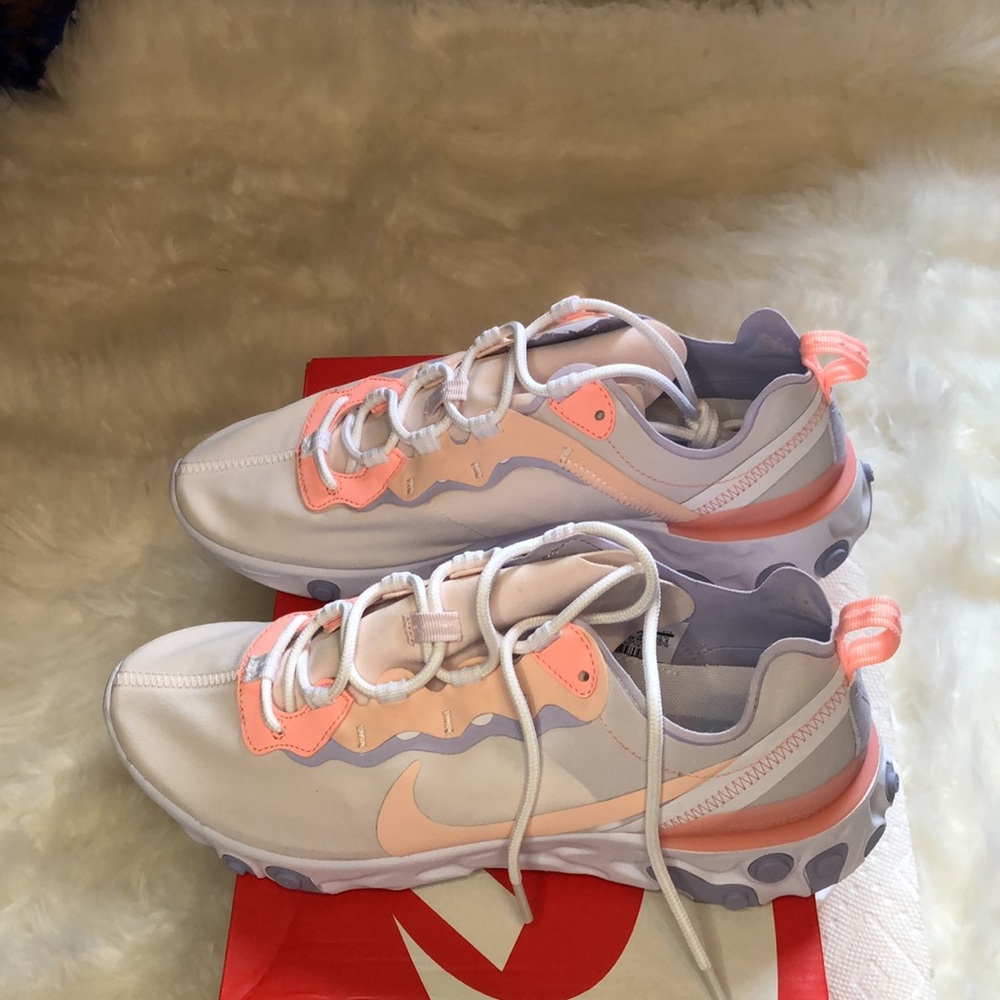 ‼️SOLD‼️Peach and Grey Nike React